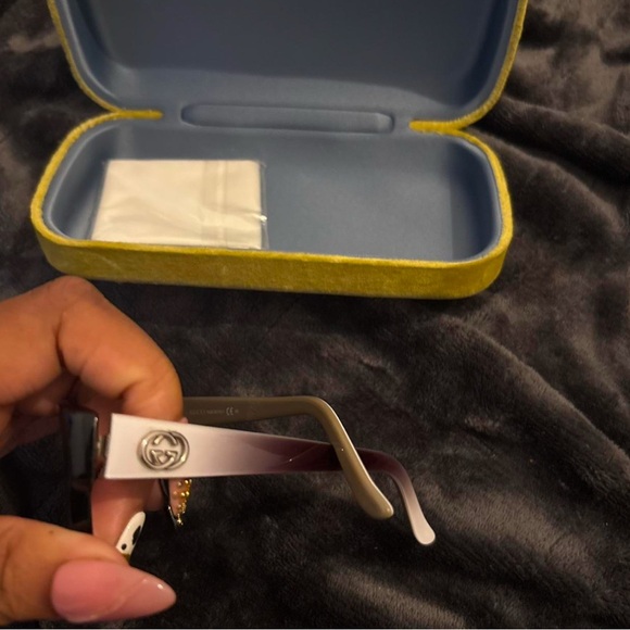 Gucci Women's Black Glasses - Picture 2 of 3